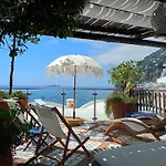 게스트하우스 Luxury Maison Cherie - Charme & Sea View 4*