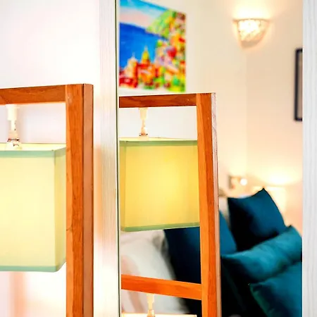بيت ضيافة Luxury Maison Cherie - Charme & Sea View 4*