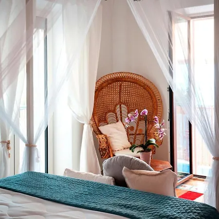 Luxury Maison Cherie - Charme & Sea View بيت ضيافة 4*