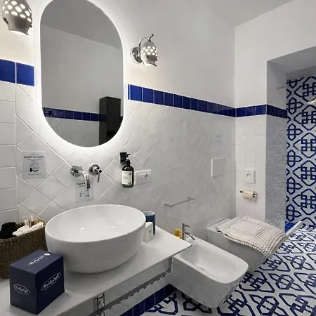 Luxury Maison Cherie - Charme & Sea View بيت ضيافة 4*