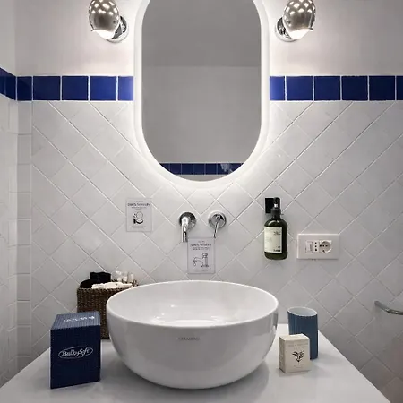 Luxury Maison Cherie - Charme & Sea View بيت ضيافة 4*