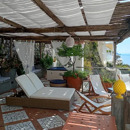 Luxury Maison Cherie - Charme & Sea View 4*