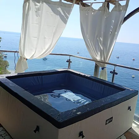 بيت ضيافة Luxury Maison Cherie - Charme & Sea View بوسيتانو