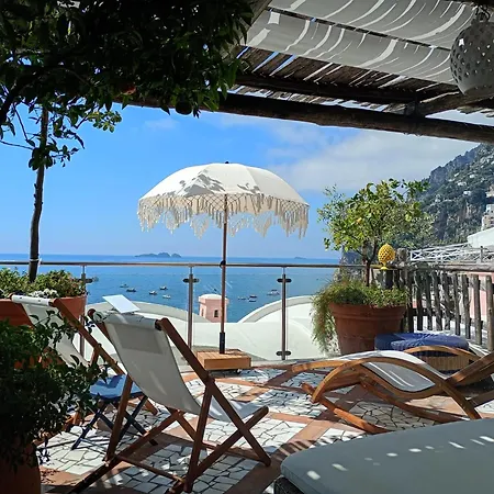 بيت ضيافة Luxury Maison Cherie - Charme & Sea View 4*