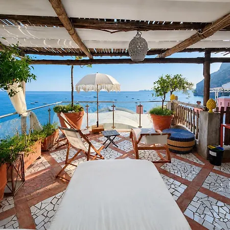 게스트하우스 Luxury Maison Cherie - Charme & Sea View 4*
