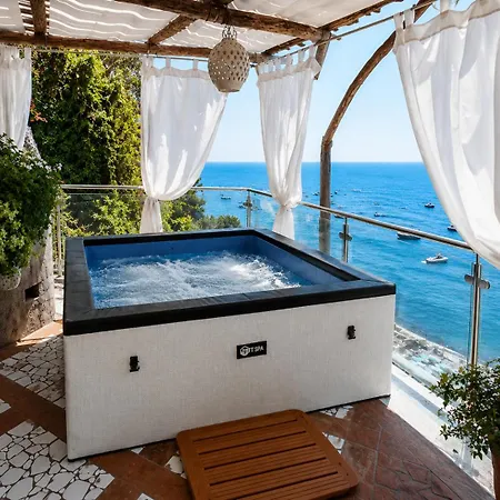 Luxury Maison Cherie - Charme & Sea View بيت ضيافة 4*