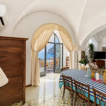 بيت ضيافة Luxury Maison Cherie - Charme & Sea View