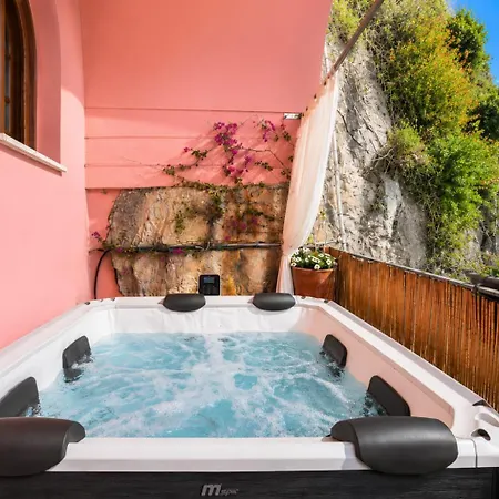 بيت ضيافة Luxury Maison Cherie - Charme & Sea View