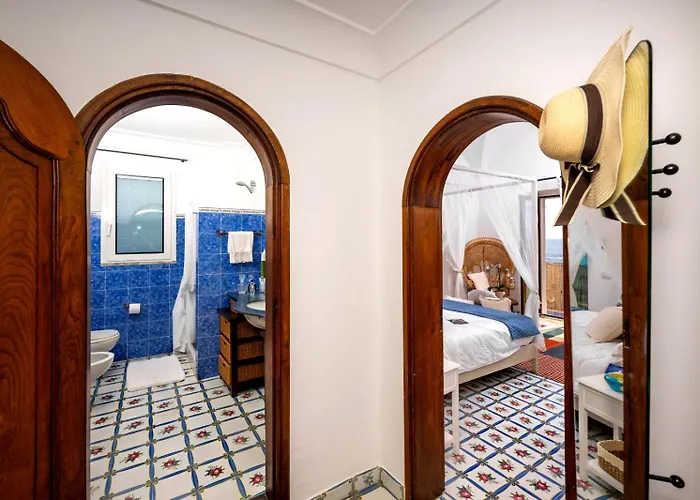 게스트하우스 Luxury Maison Cherie - Charme & Sea View 4*